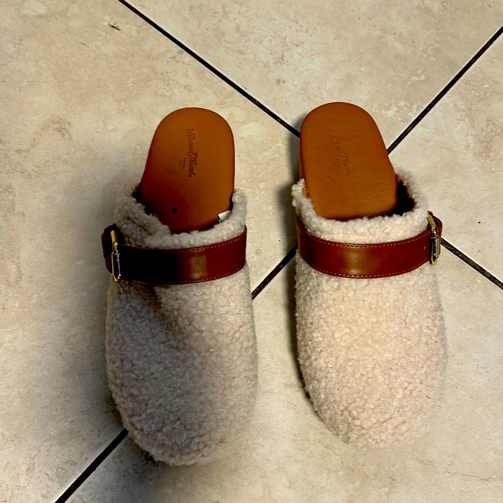 Universal thread Sherpa clogs